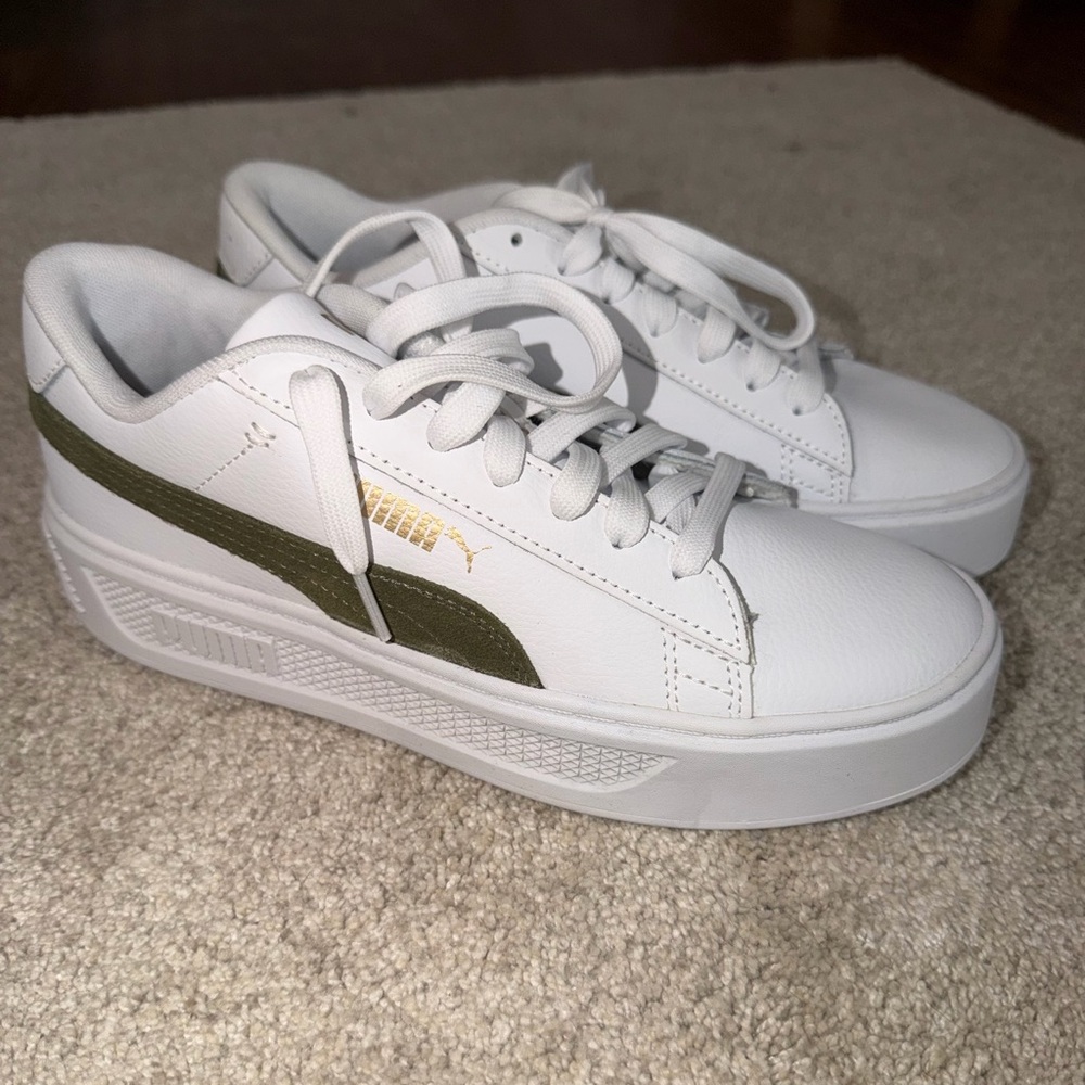 PUMA women’s smash v3 platform sneakers